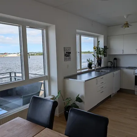Med Udsigt Til Limfjorden Aalborg